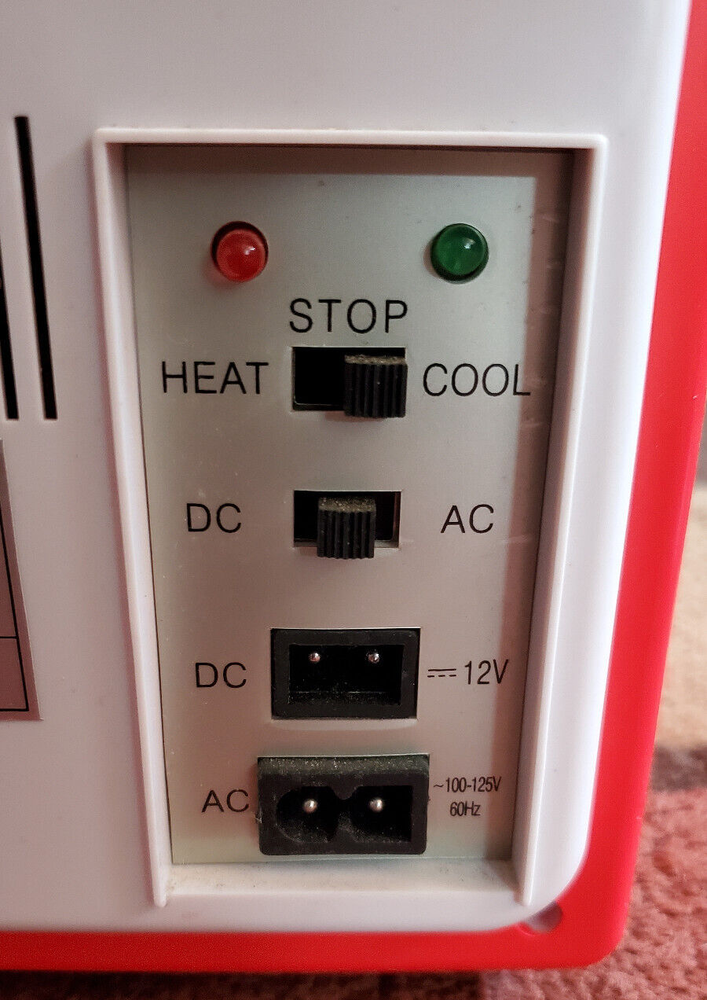 Fender AC/DC Portable Mini Fridge 6 cans (4 Liter)