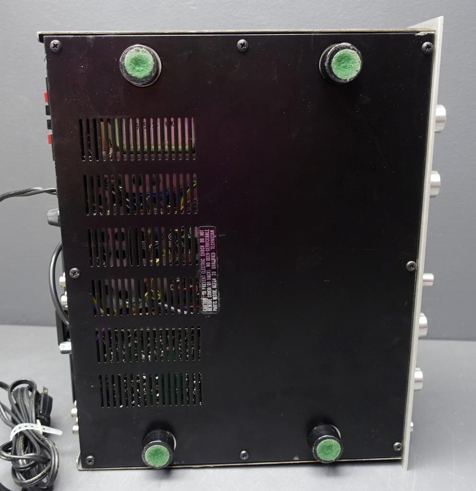 MARANTZ Stereophonic Receiver Model 2015 Powers On/Components Untested