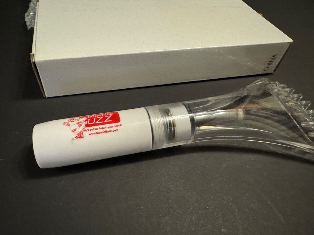NEW! Mantle Buzz AUTO LIGHTED WINDSHIELD ICE & SNOW SCRAPER (Battery Operated)