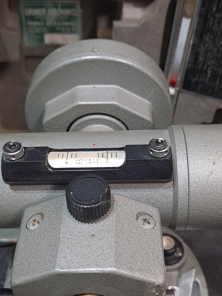 SCHNEIDER TT-700 Engineers Optical Plummet Transit with Case NICE