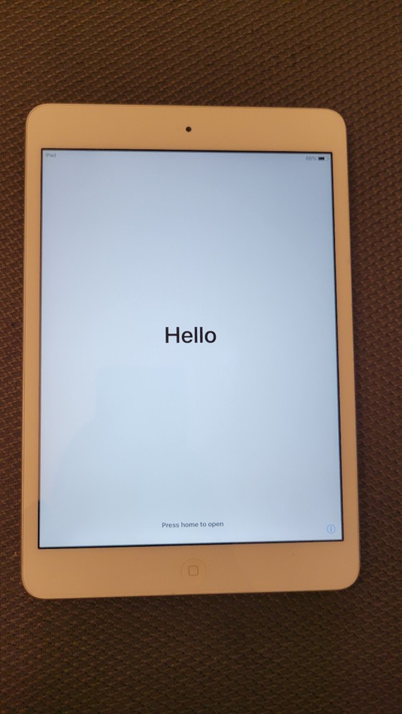 Apple iPad mini 2 – 32GB – Silver – Wi-Fi – Fully Reset – Excellent Condition