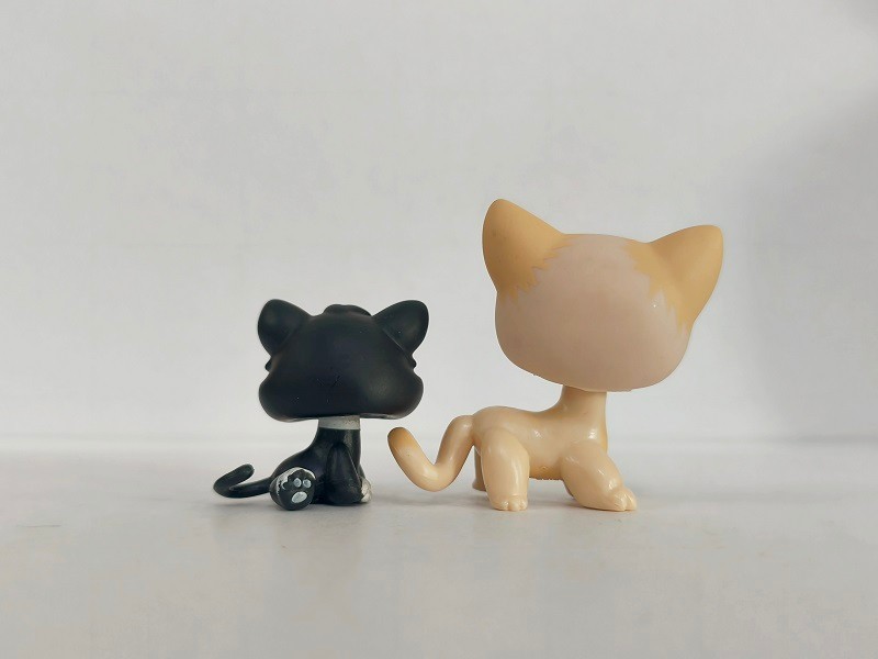 2pcs/lot Littlest Pet Shop LPS Black Kitten and Yellow Cat #733 Figure Toys