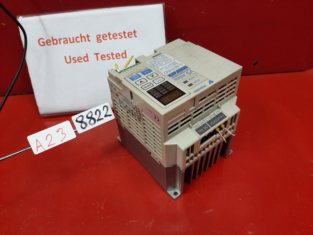 YASKAWA CIMR-XCBCB0P4 (1.1KVA)