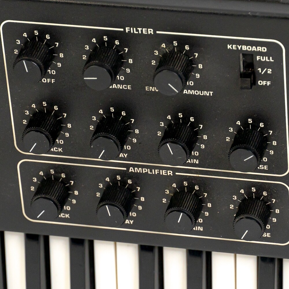 Sequential Circuits Prophet 600 61-Key Keyboard / Synthesizer - Vintage