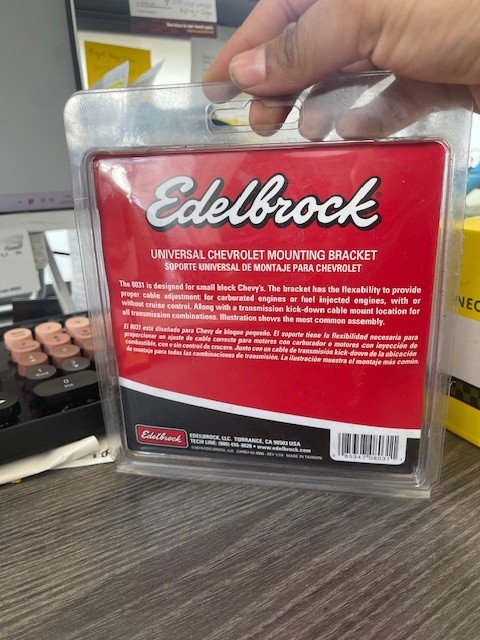 EdelBrock Universal Chevrolet Mounting Bracket 8031