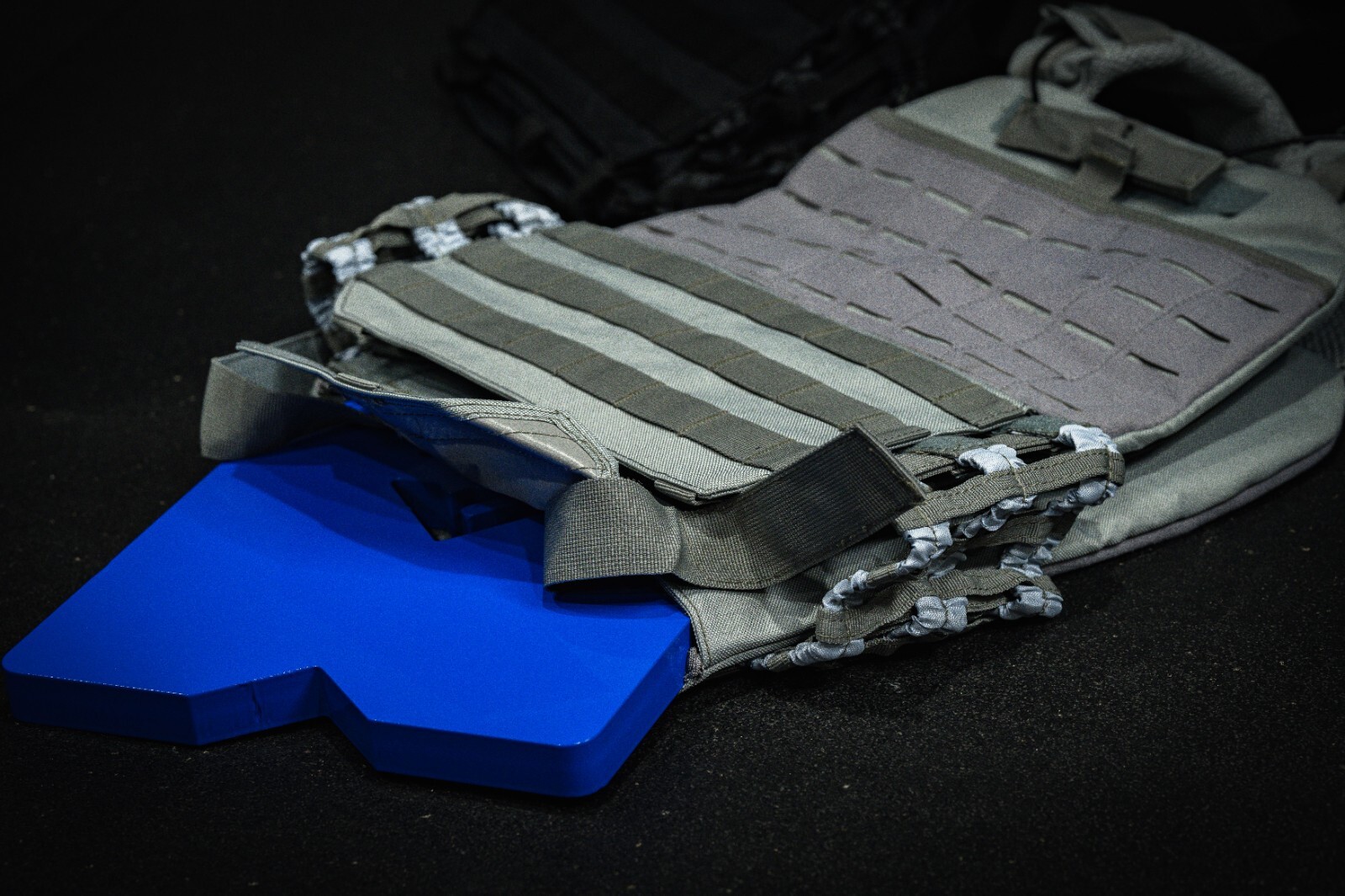 F&F Fitness Adjustable Weight Vest - Includes 2 F&F STEEL Weight Vest Plates