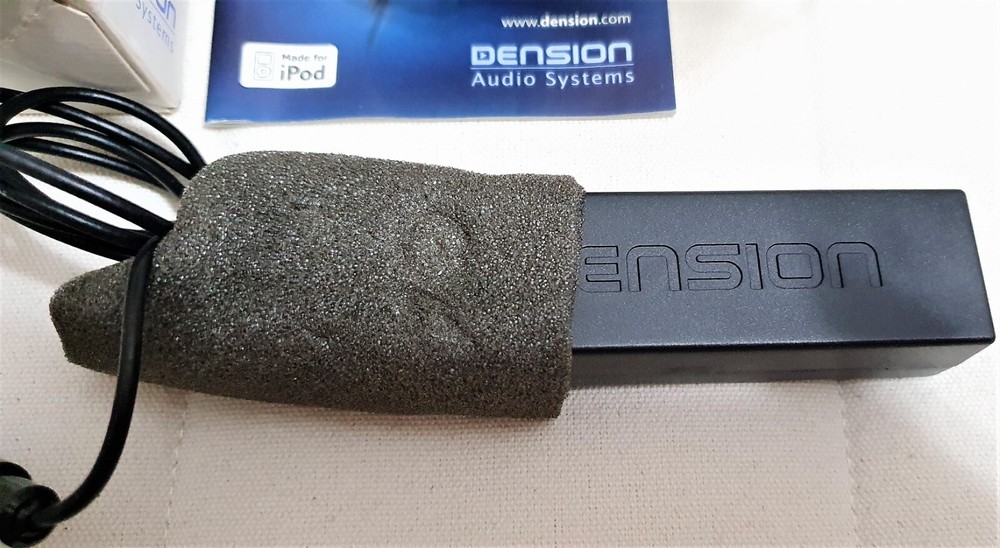 Dension 7137242 - Ice Link - Universal iPod Interface with FM Modulator.