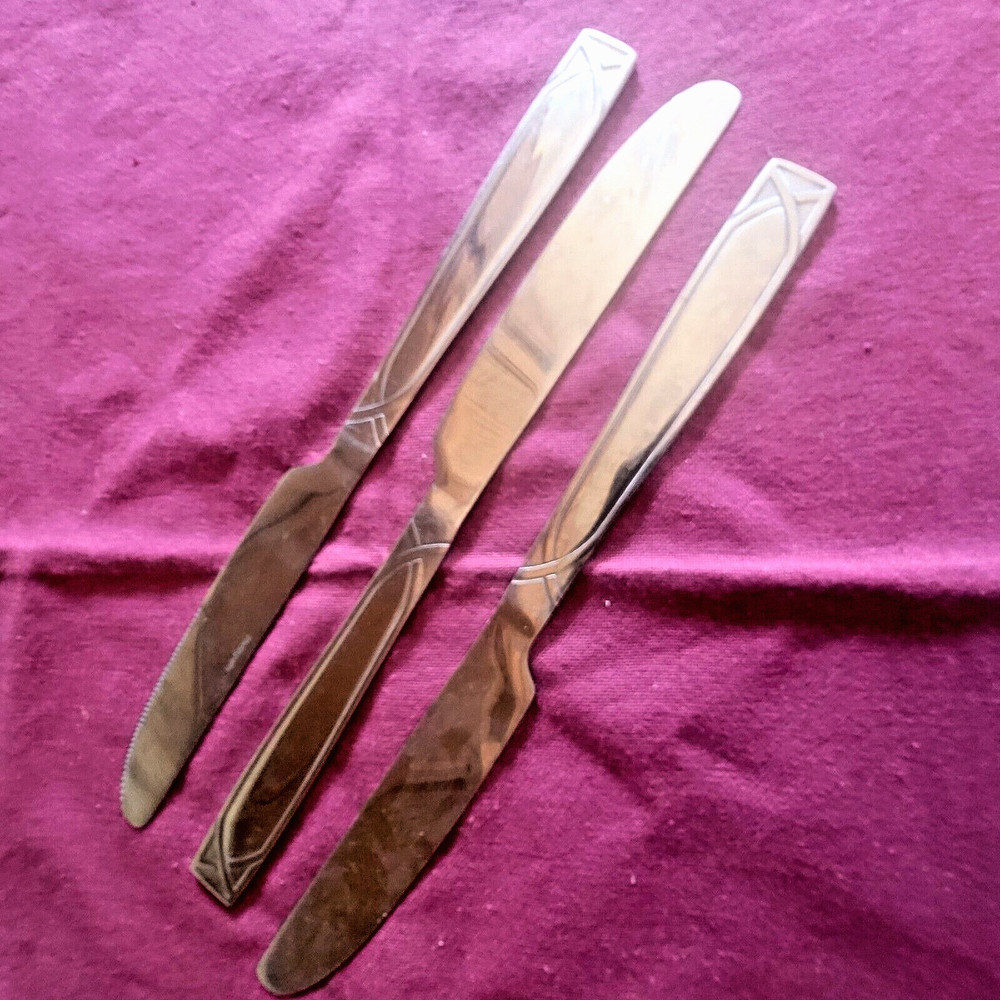 Pfaltzgraff Stainless 3 Dinner Knives  Mabel Pattern Flatware 8 7/8" Glossy