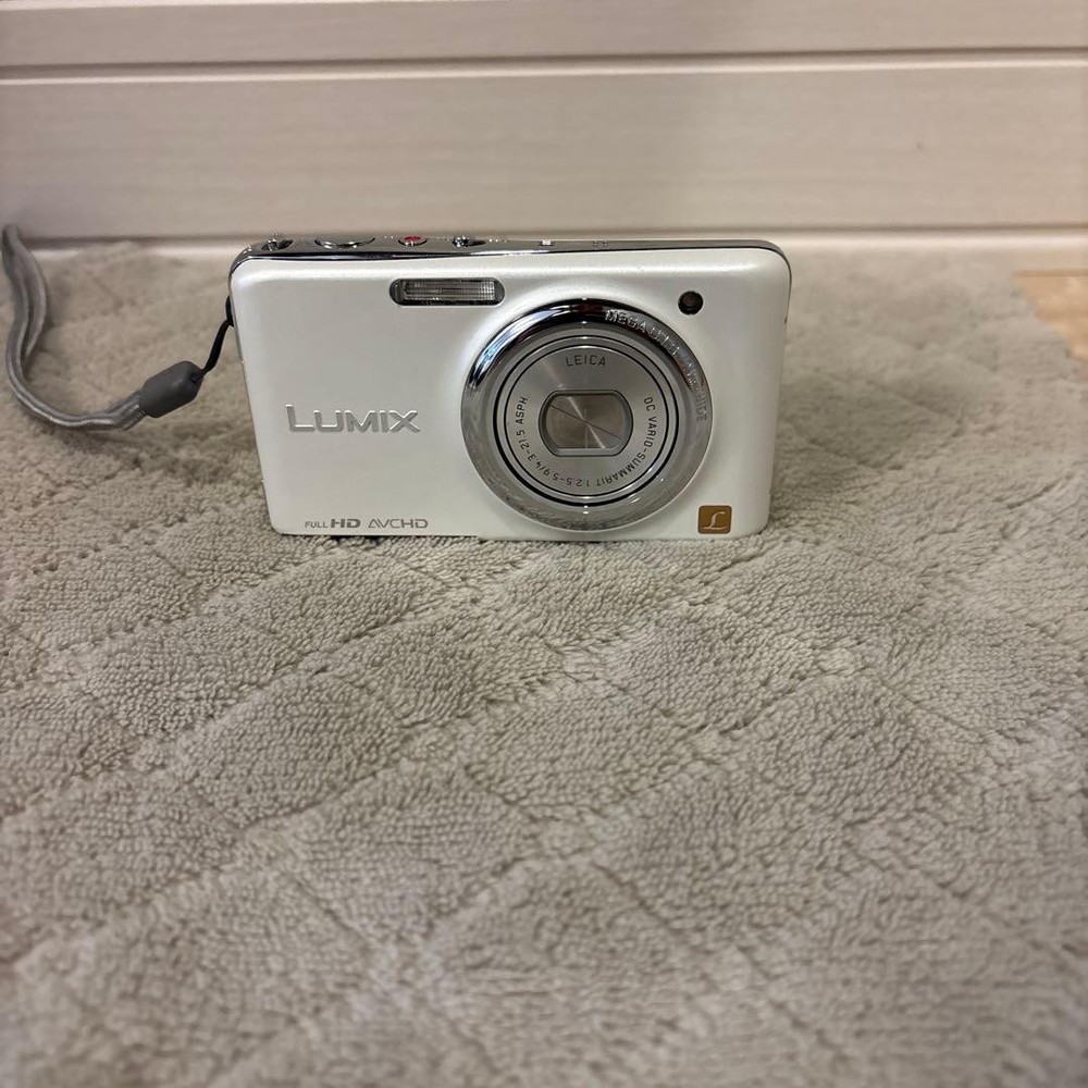 Panasonic FX77 White Compact Digital Camera with Accessories Tested Condition