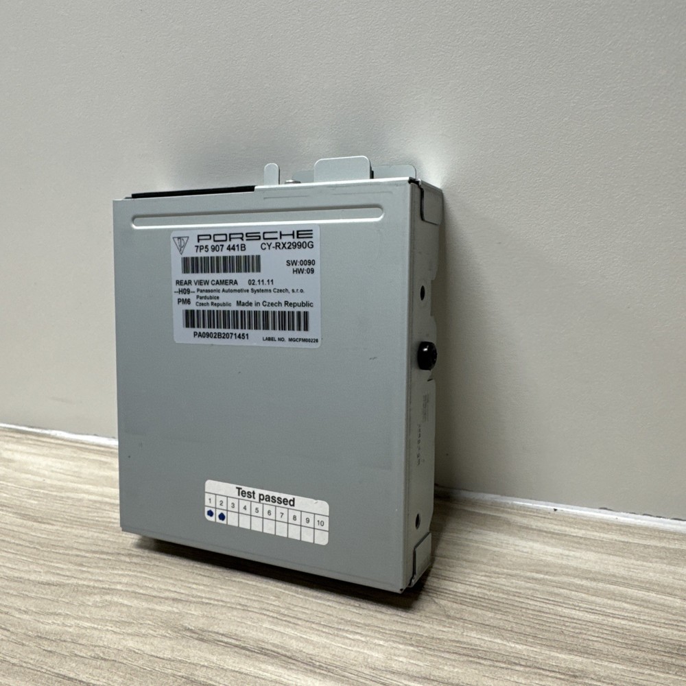 2011-2014 PORSCHE CAYENNE - REAR VIEW / Backup Camera Control Module