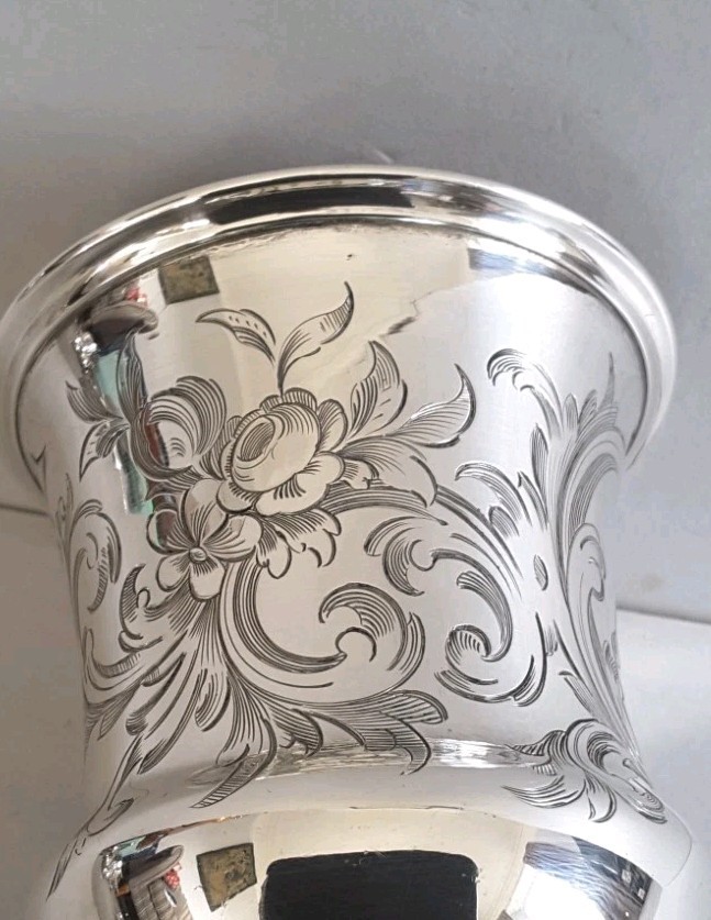 GOOD , CRESTED ANTIQUE SOLID SILVER GOBLET / CHALICE. HT. 17cms. LON. 1850