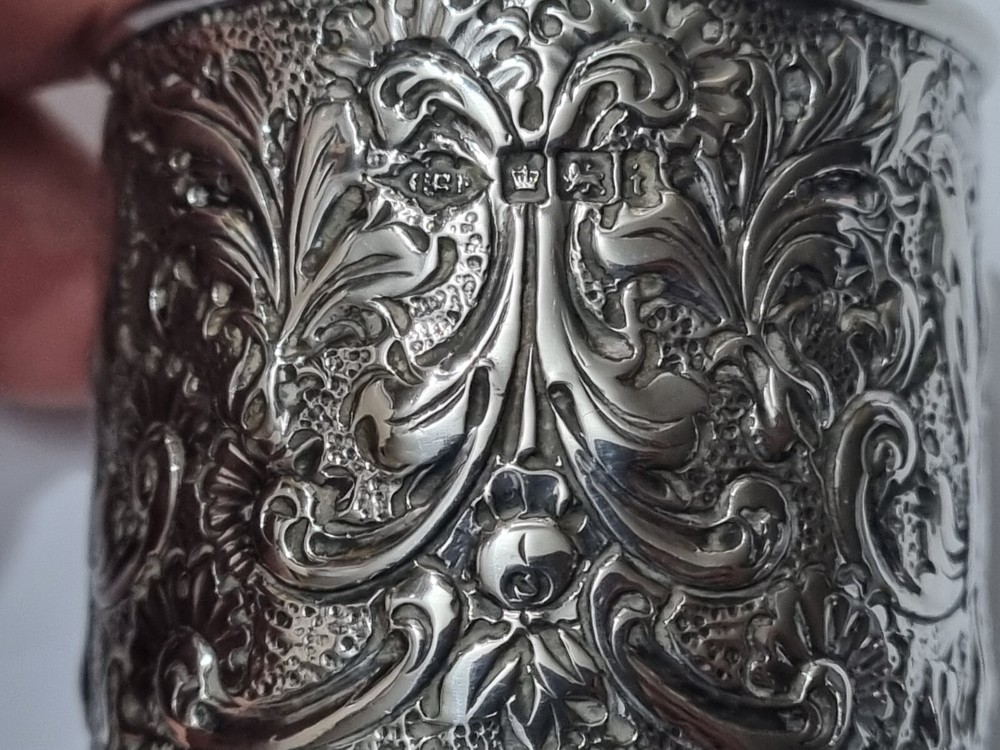 Edwardian Sheffield Solid Silver Repousse Floral & Birds Design Napkin Ring 1901