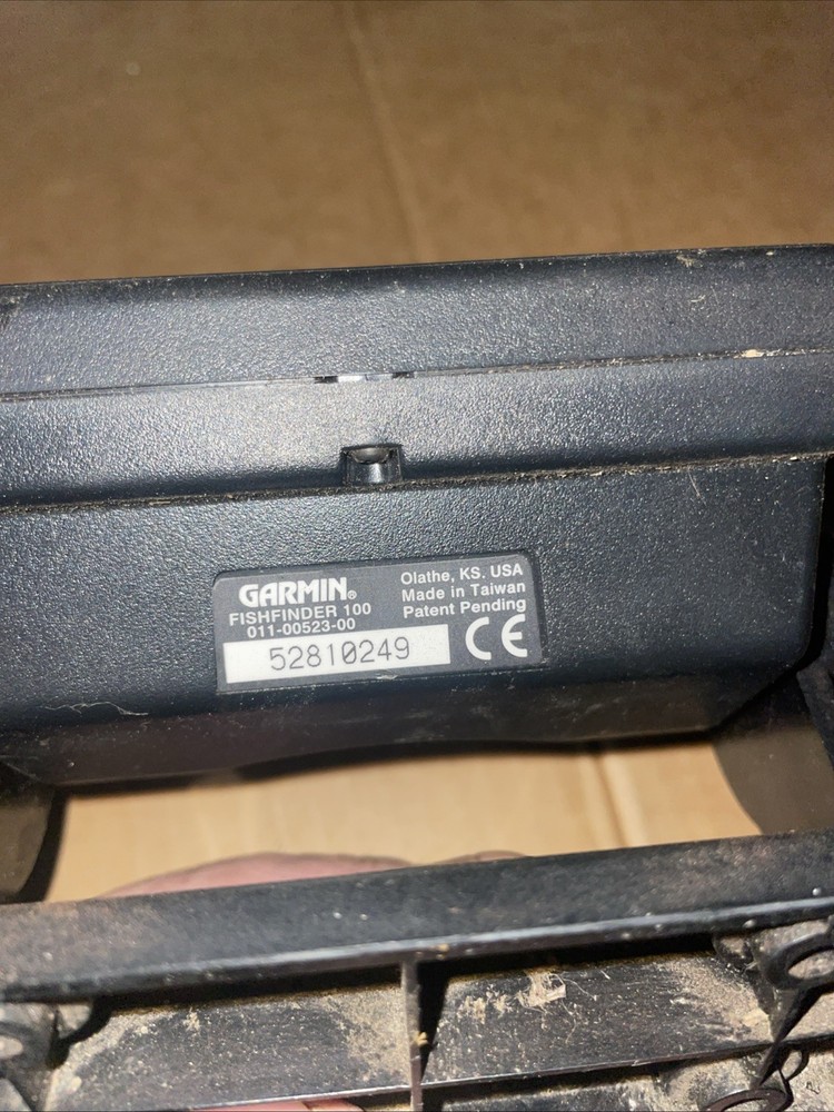 Garmin Fishfinder 100 W/Mounting Bracket