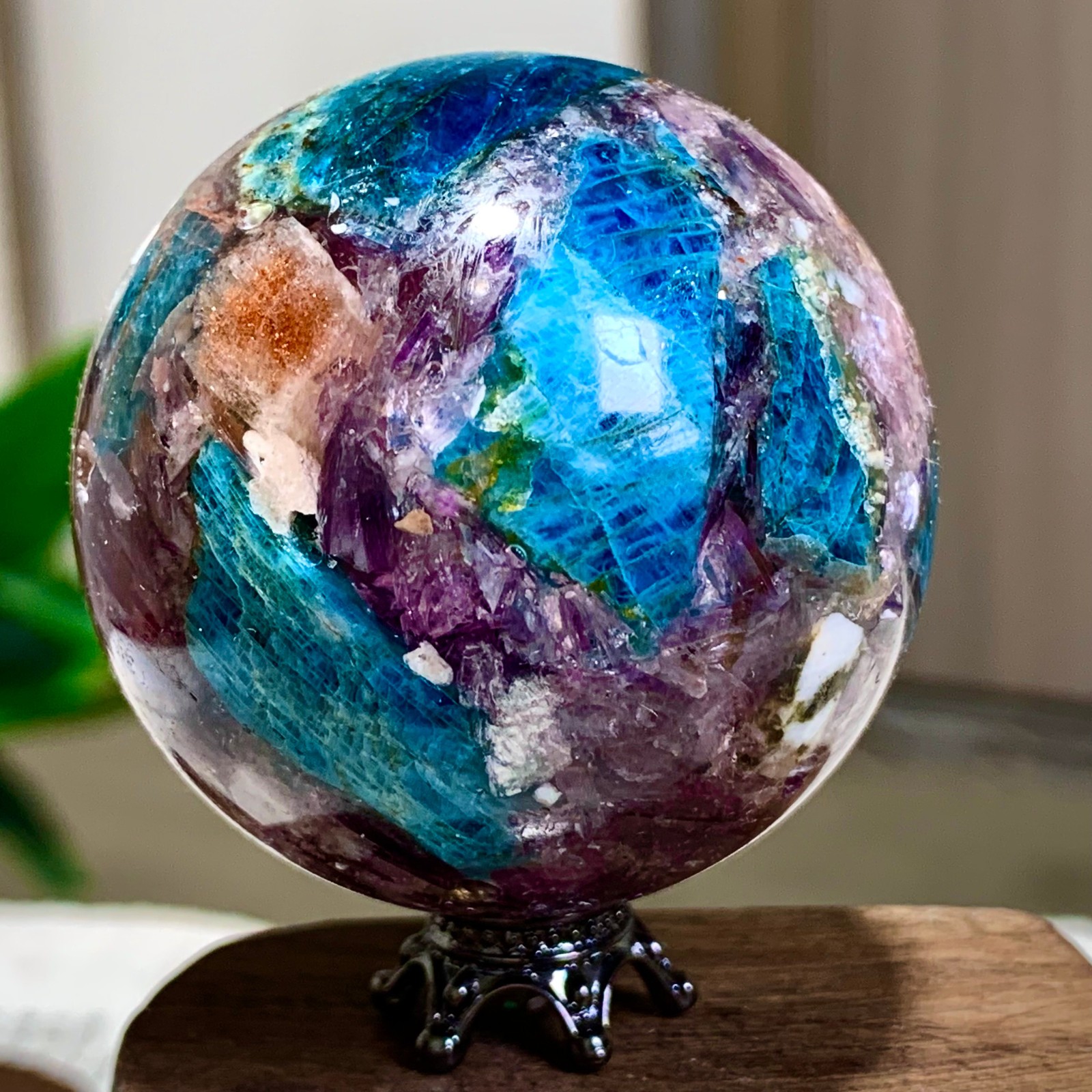 132G Natural Blue Aptite +Sun Stone purple lepidolite Sphere mineral sample