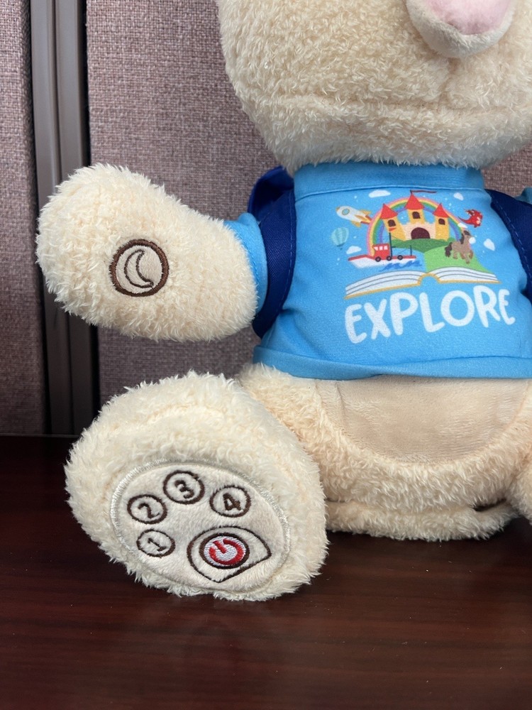 Spark create imagine, interactive learning, bear sings And Lights Up.