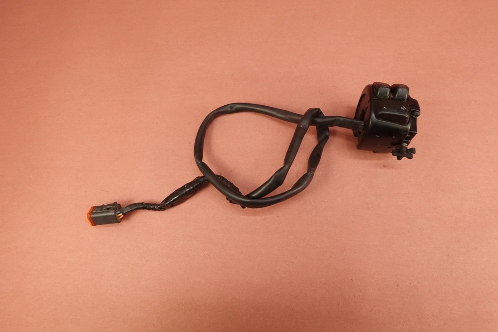 2000-2006 HARLEY-DAVIDSON SOFTAIL FXSTBI RIGHT HANDLEBAR STOP START KILL SWITCH