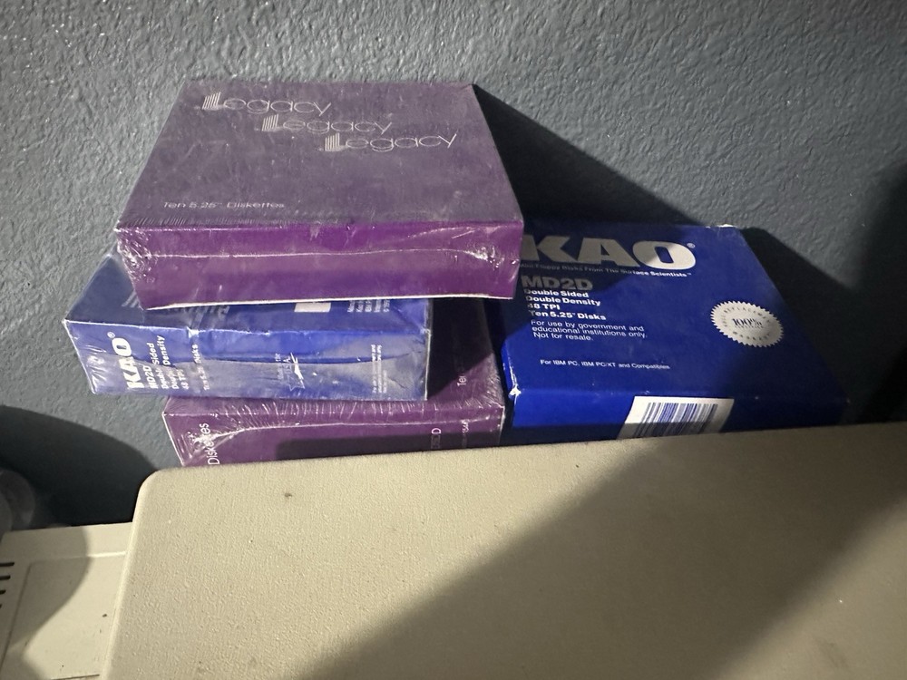 Apple 2e Vintage Desktop Computer