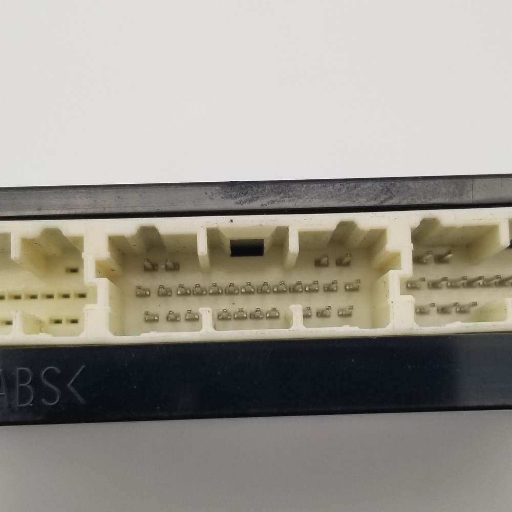 16-18 TOYOTA PRIUS THEFT-LOCKING SECURITY CONTROL MODULE ECM ASSEMBLY