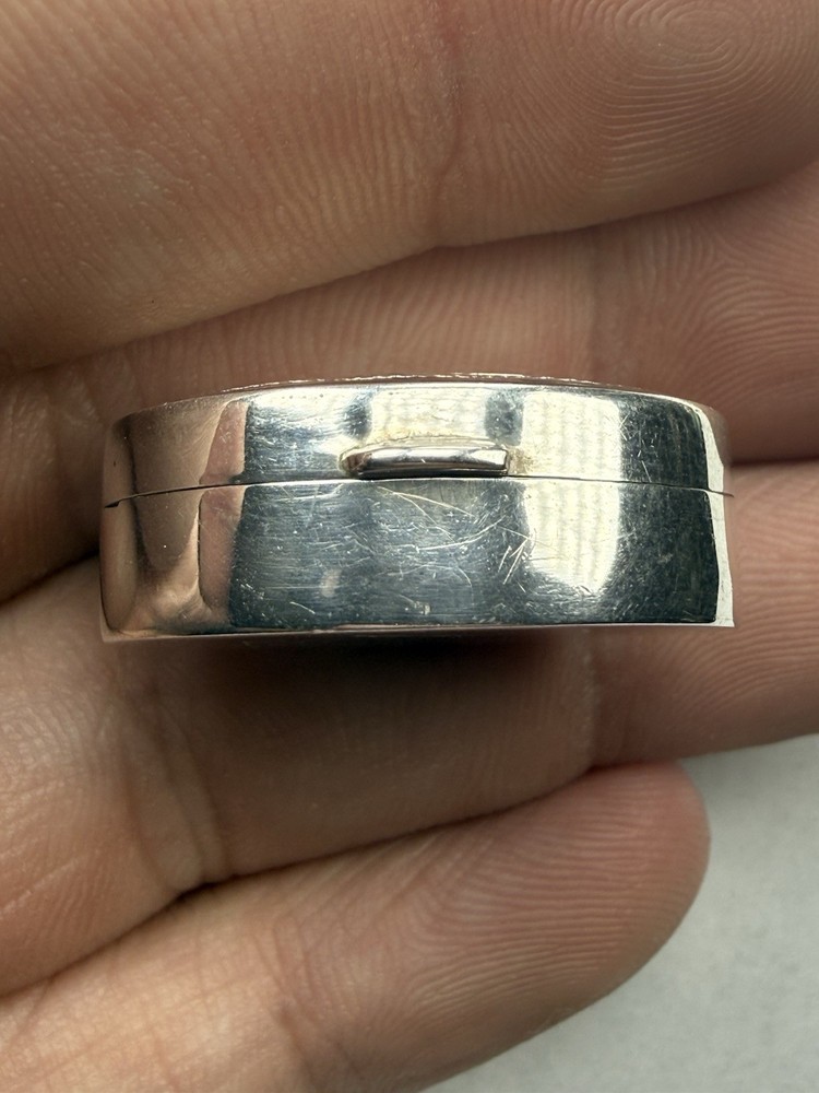 Vintage Solid Sterling Silver Oval Shape Etched Pattern Snuff/Pill Box - 5.7g