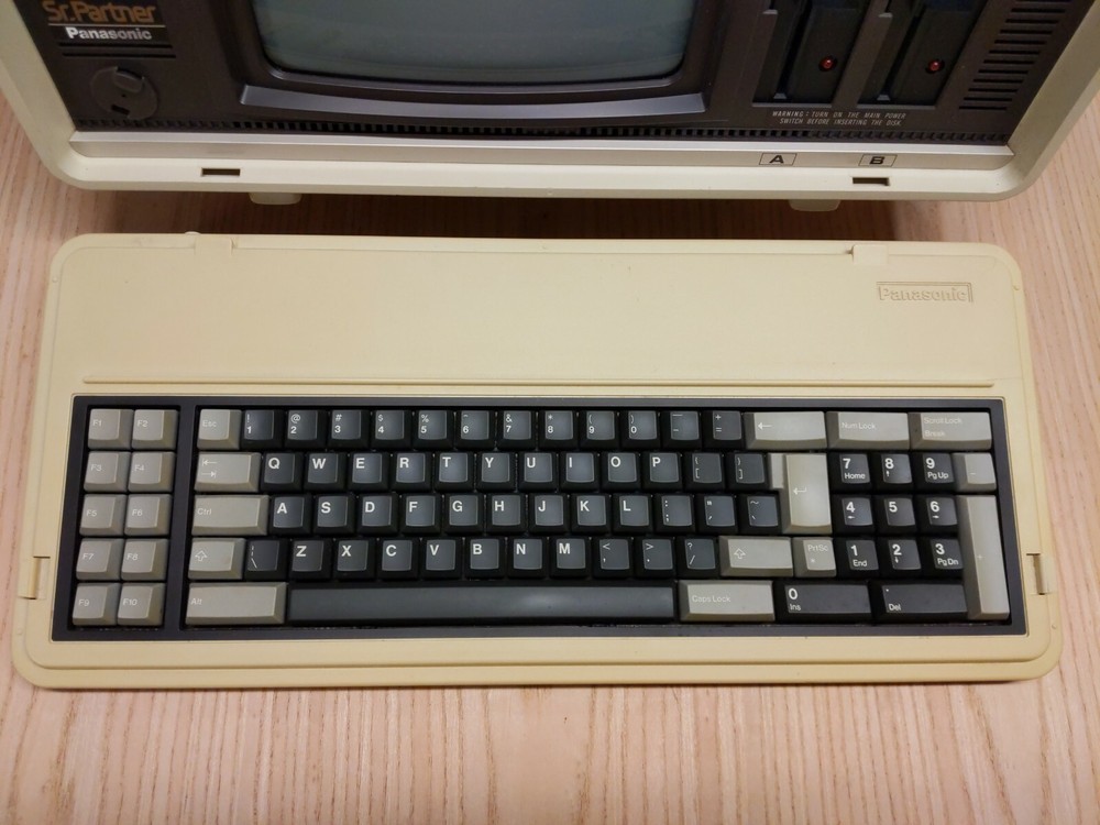 Panasonic Sr. Partner Computer Model RL-H7000WB