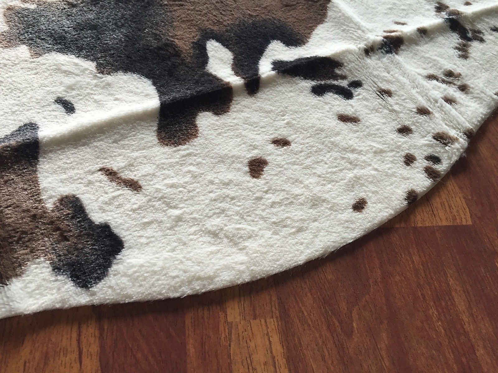 COWHIDE RUGS Area Rugs Cow Skin Hide COWHIDE 3.6x2.5 Feet Faux Leather Carpe