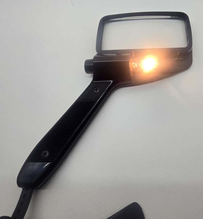 Vintage BAUSCH & LOMB 2X Handheld Electrical Light Magnifier