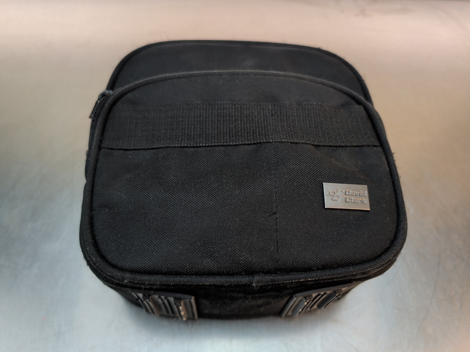 DAVID CLARK X11 HEADSET PILOT NOISE CANCELING AIRPLANE AVIATION HEADPHONES