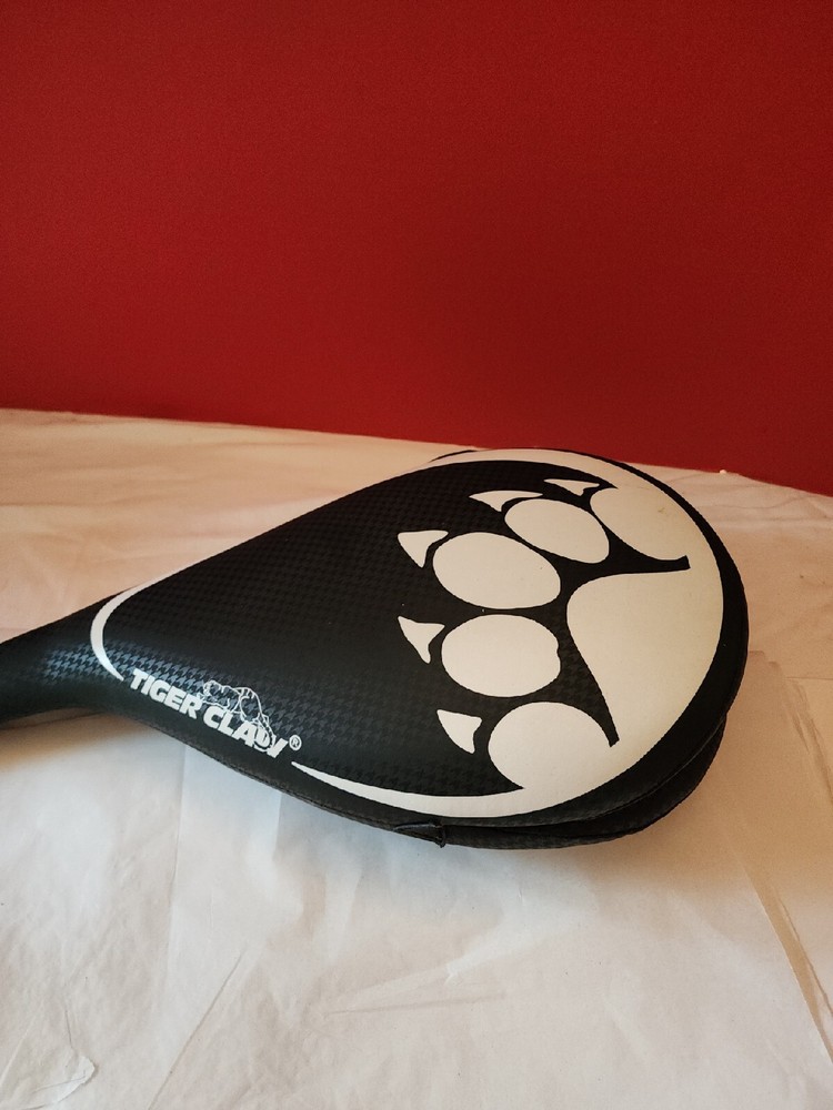 TIGER CLAW STRIKE PAD Clapper Target Karate MMA Training Kick Boxing EUC
