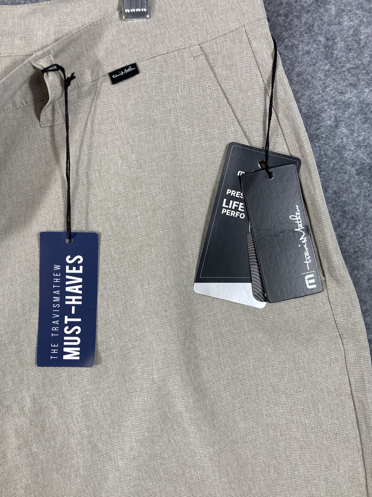 Travis Mathew Beck Golf Chino Shorts Mens 38 Khaki Stretch Wrinkle Resistant NWT