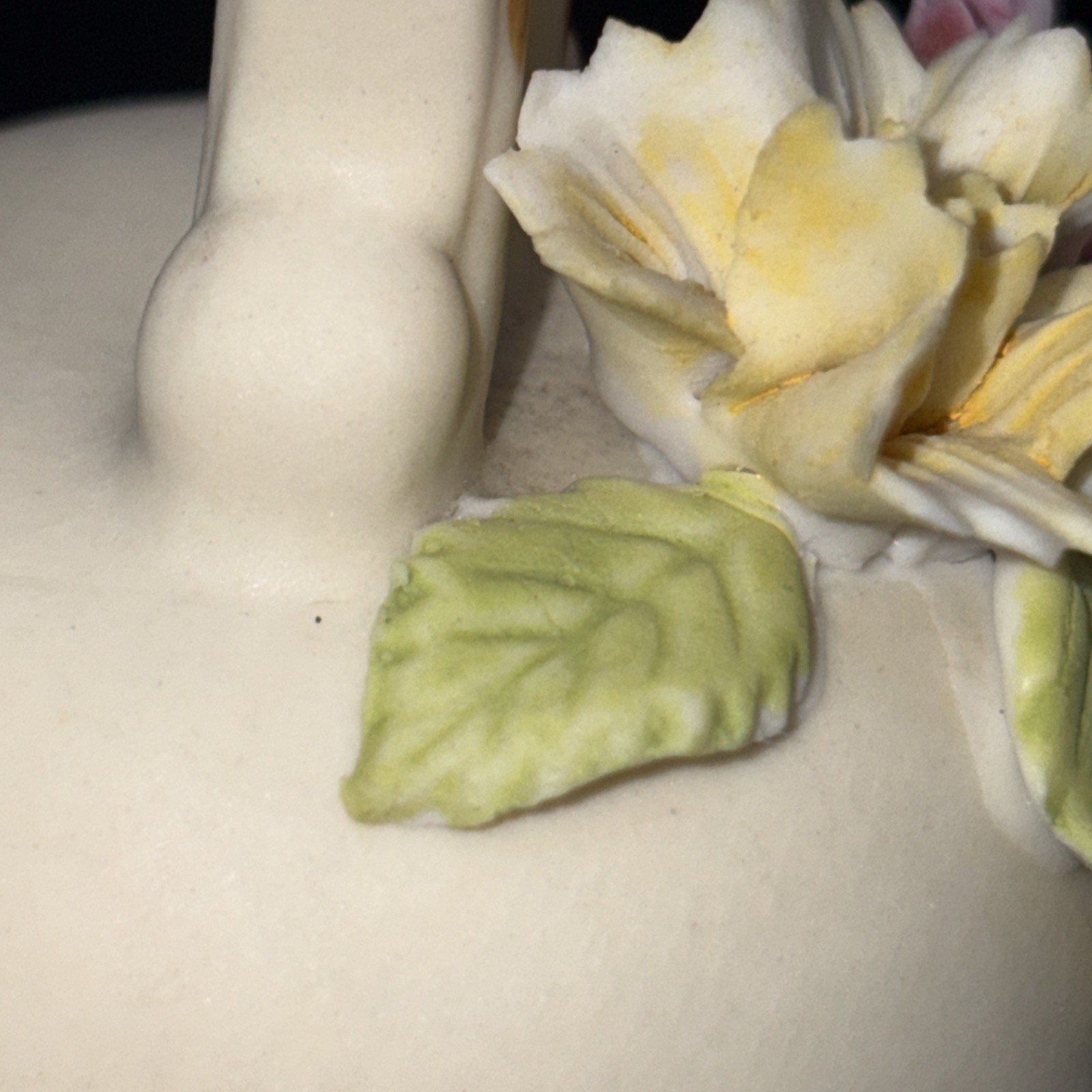 Vintage Arnart Copodimonte Style Mission Bell Off-White Porcelain Flowers MINT