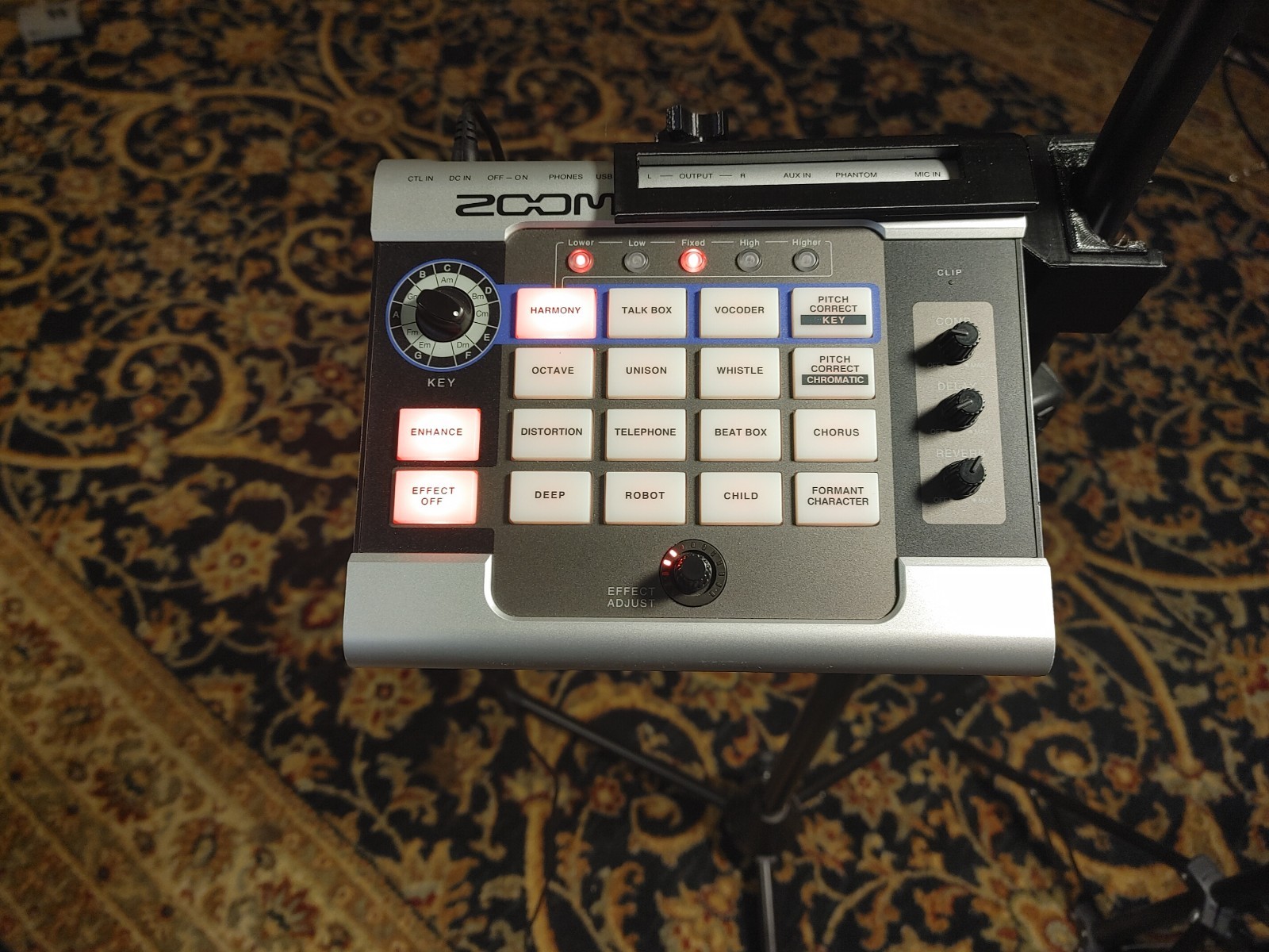 Zoom V3 Vocal Processor Microphone Stand Quick Mount