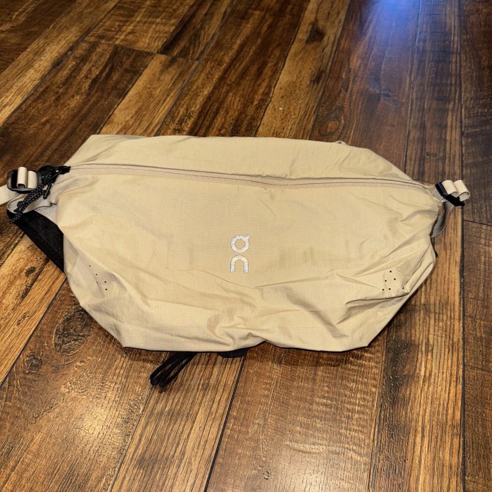 On Sling Pack 9L/ Sand