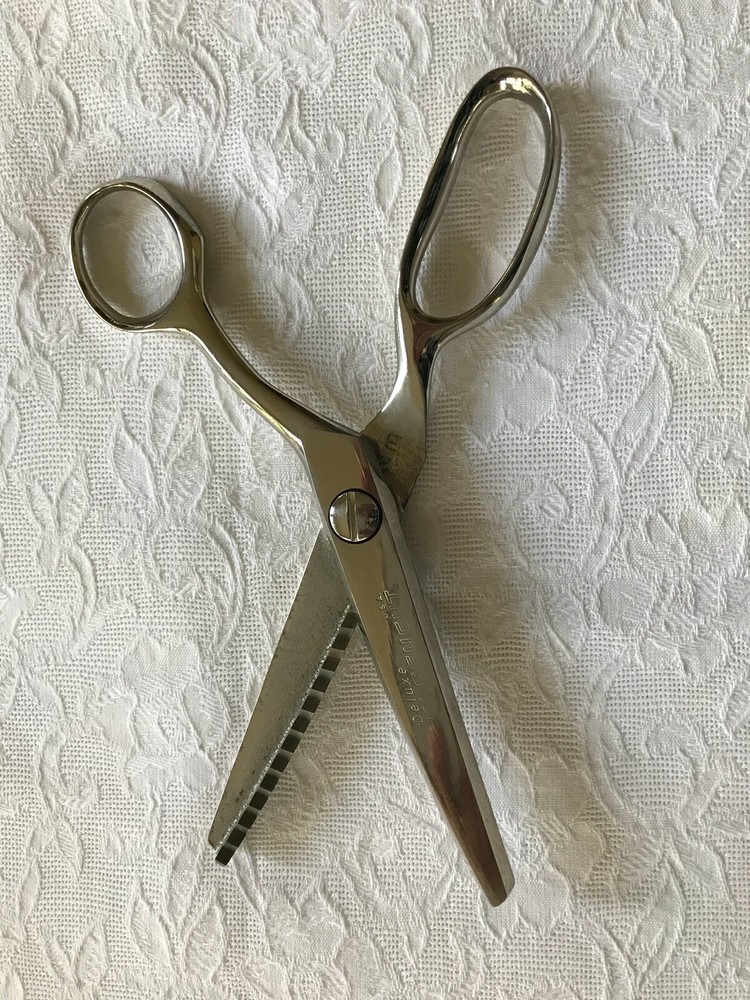 VINTAGE PINKING SHEARS WITH AUTOMATIC STOP, by KLEENCUT, ORIGINAL BOX