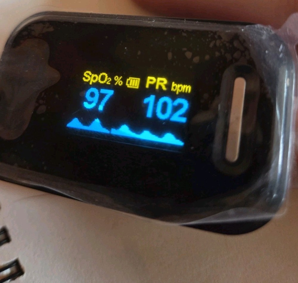 Yonker Fingertip Pulse Oximeter NEW-Open box Black