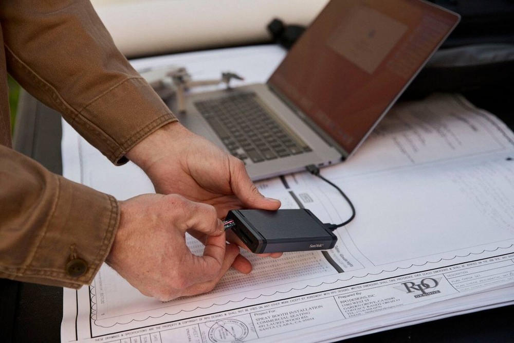 SANDISK - PRO-READER SD Express Dual Memory Card Reader - Black