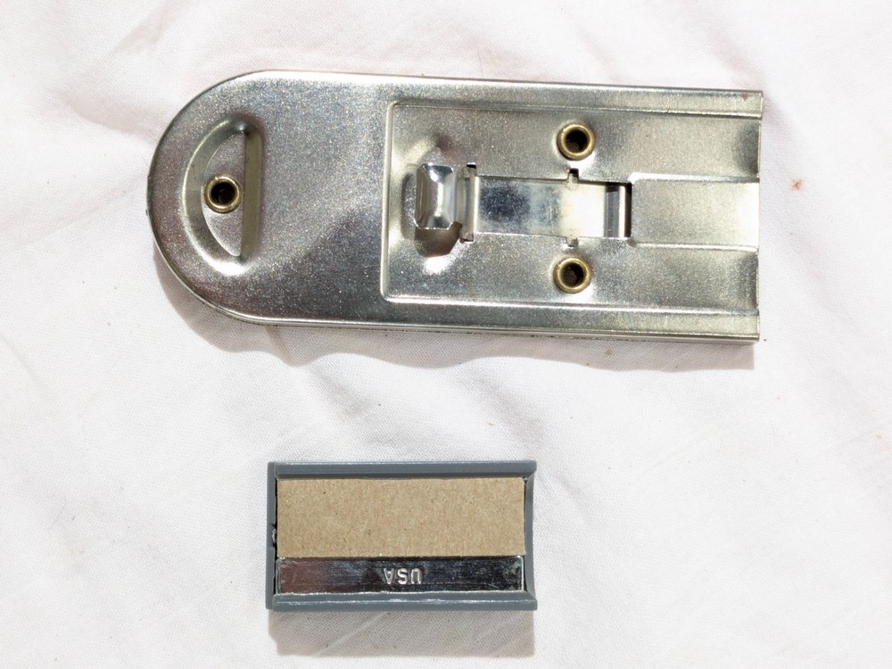 Metal Window Scraper With Replacement 2 Blades