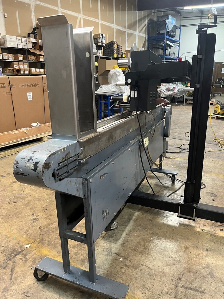 PLS-100 Labeler and Infeed