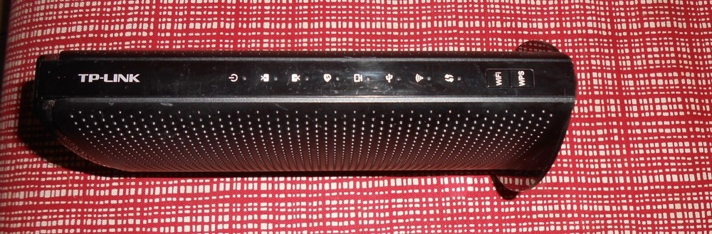 TP-LINK TC-W7960 Wireless Cable Modem / Router