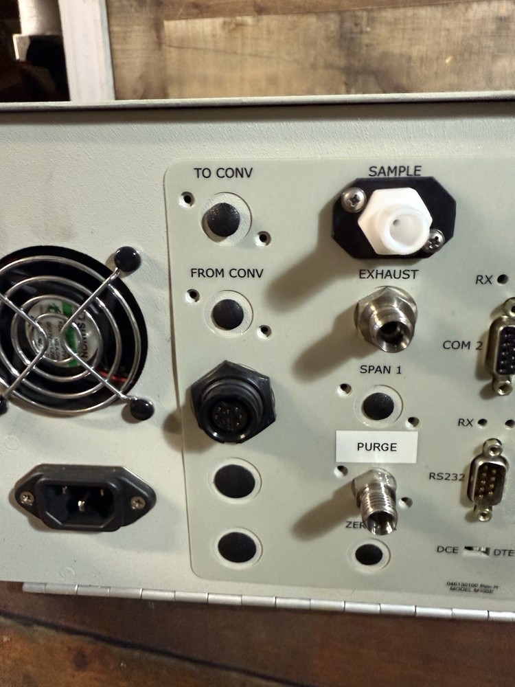 Teledyne Instruments SO2 Analyzer Model 6400E Powers On Untested