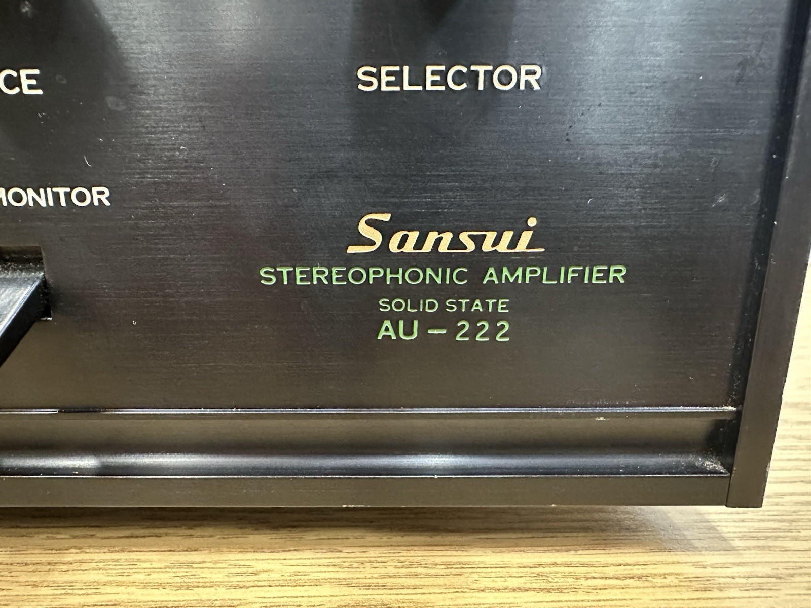 Nice Sansui AU-222 Integrated Stereo Amplifier Turns On, UNTESTED. *Read