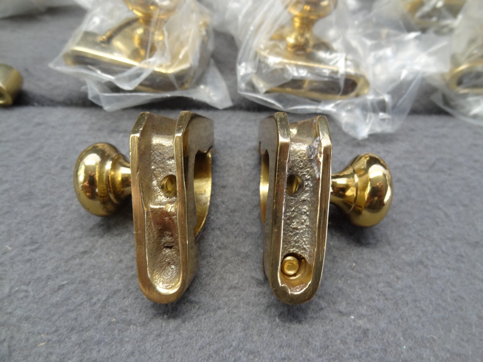 LOT (26) Carpet Rod Corner Brass Knob Bracket 13-PAIR VTG Stair Runner Rug 90s