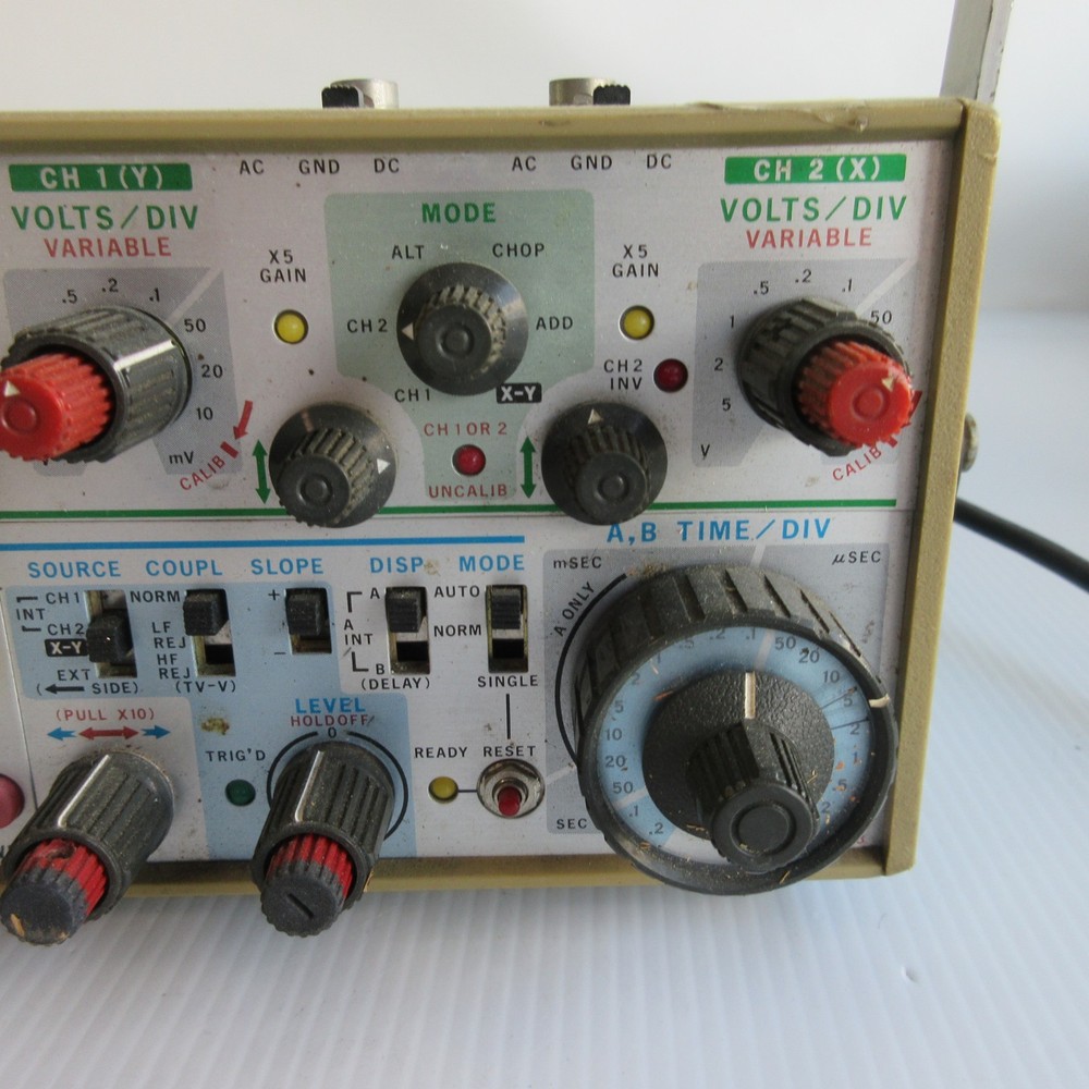 IWATSU ELECTRIC SS-3510 Oscilloscope Powers On Untested
