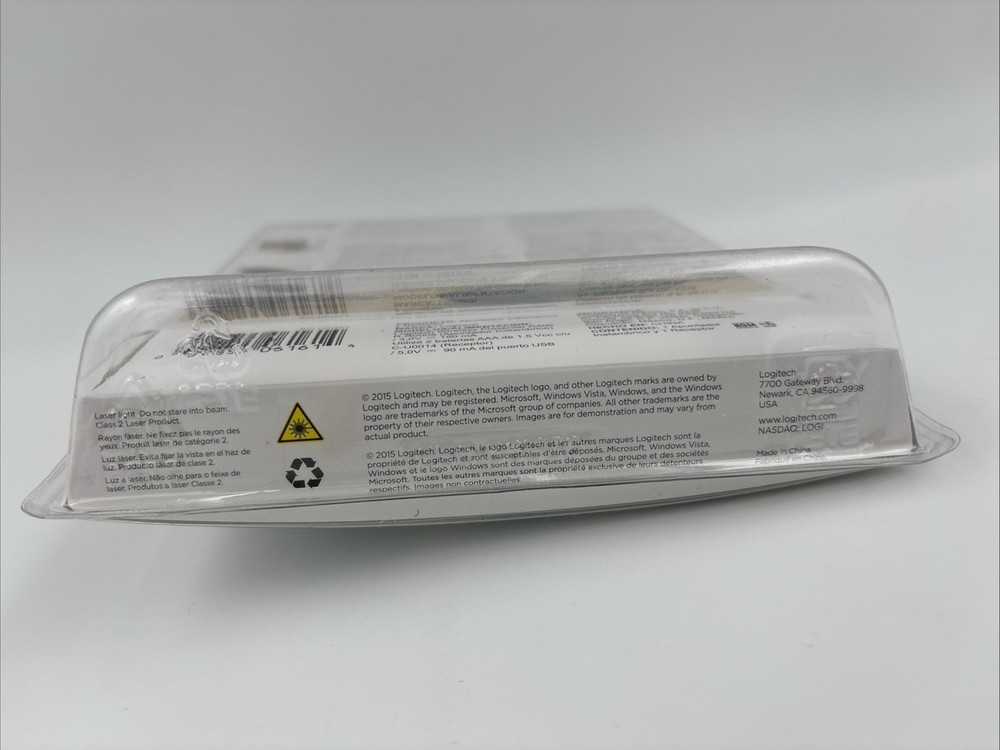 NEW SEALED Logitech R400 Wireless Presenter Red Laser Pointer Clicker Windows PC