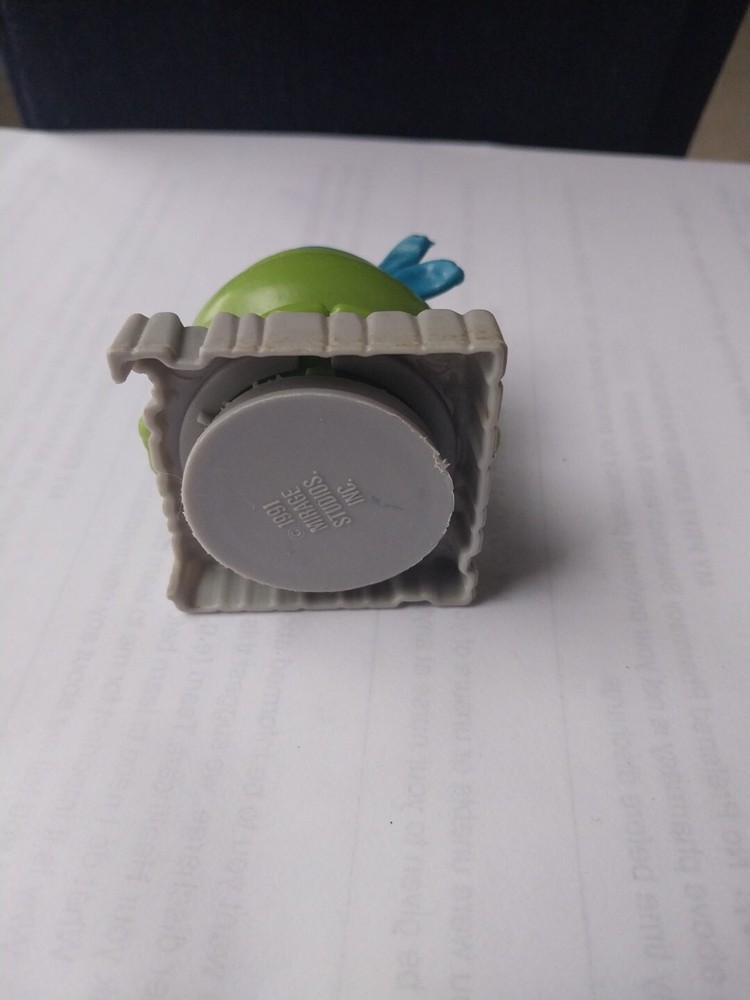 1991 PLASTIC TMNT CANDY CONTAINER Leonardo