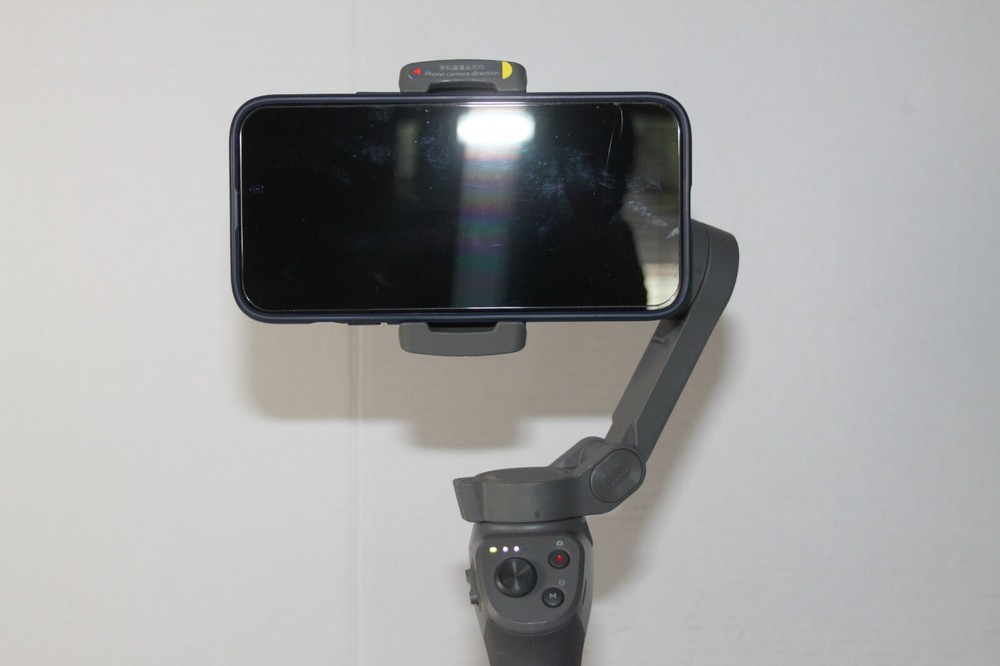 DJI Osmo Mobile 3 - Gimbal Stabilizer