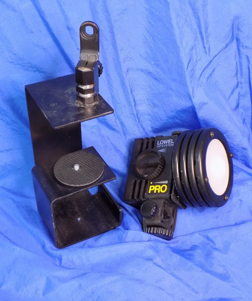 LOWELL PRO ViP Camera Lighting System w/ Light & Light Stand German Made