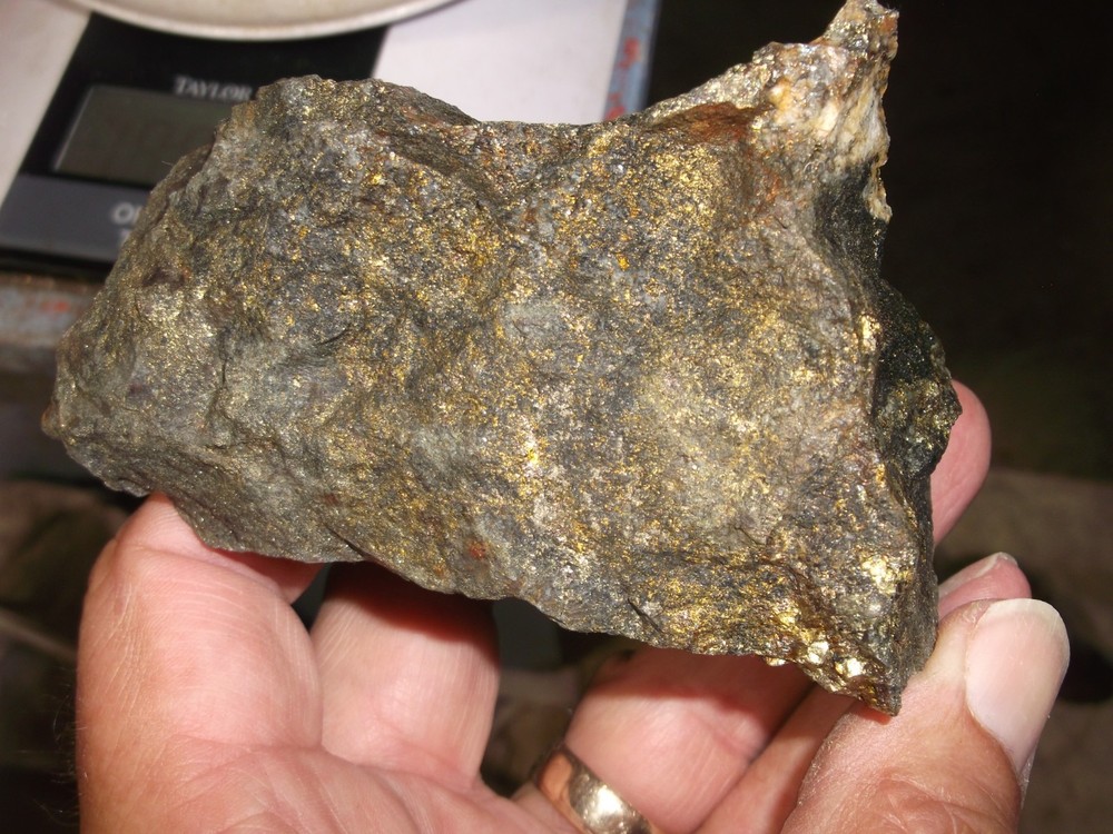 Gold, silver, copper, 377 grams samples ,ore high grade .