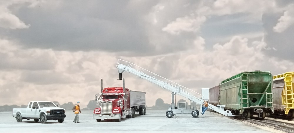 S Scale Transloader - Mobile Kit for Grain Elevator Structures 1:64