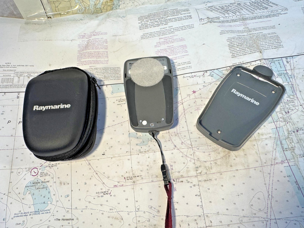 Raymarine Wireless Multi Dual Maxi Display's (+Wind,+Speed,+Depth + Controller)