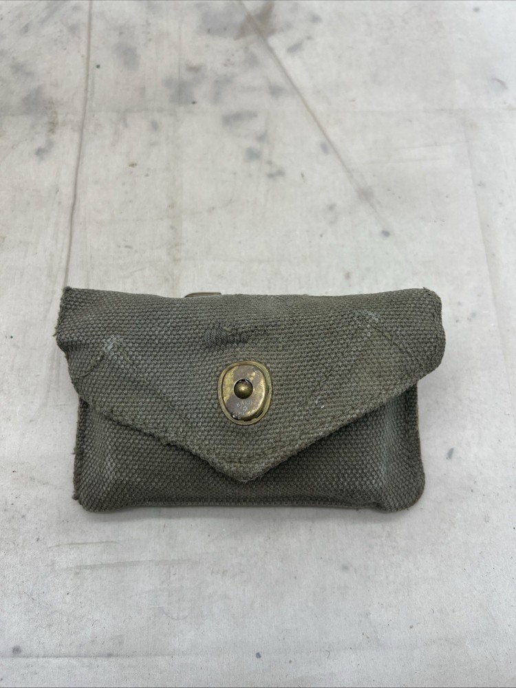 WW2 US Army First Aid Pouch With Bandage Used (FF86